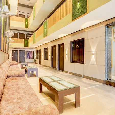 Super Townhouse Haibowal Chowk Лудхиана Экстерьер фото