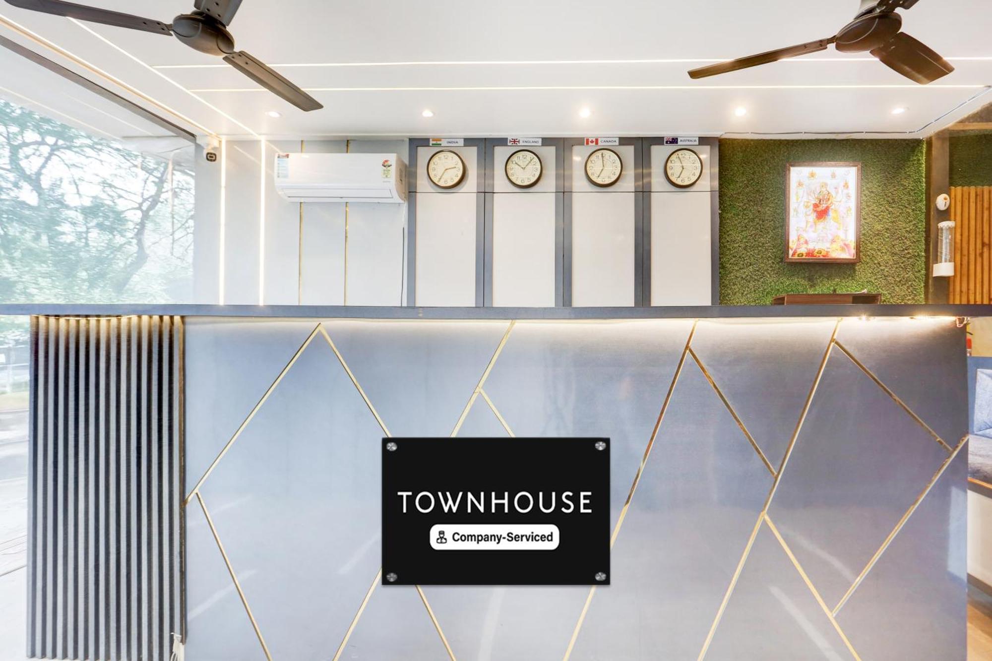 Super Townhouse Haibowal Chowk Лудхиана Экстерьер фото